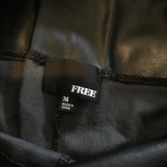 Aritzia Wilfred Free - Daria “leather” leggings - Picture 5 of 5